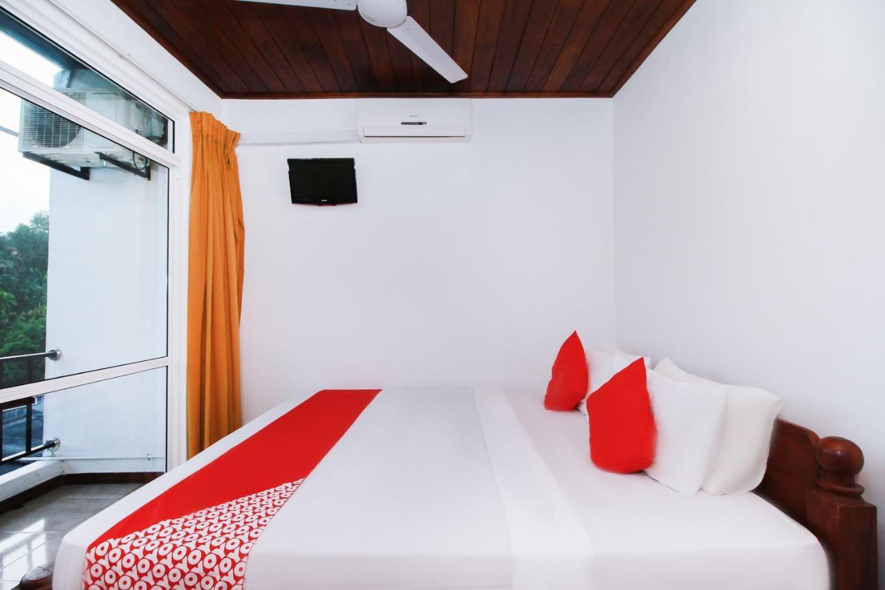 Hotel Aradhana Galle Exterior photo