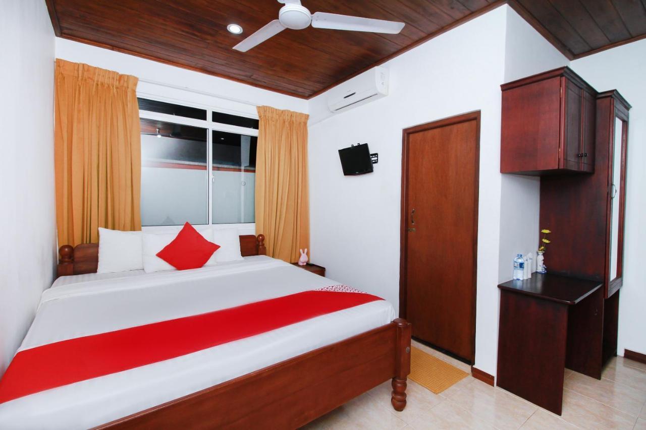 Hotel Aradhana Galle Exterior photo