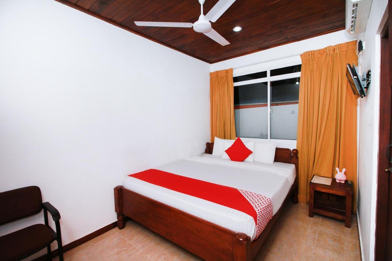 Hotel Aradhana Galle Exterior photo