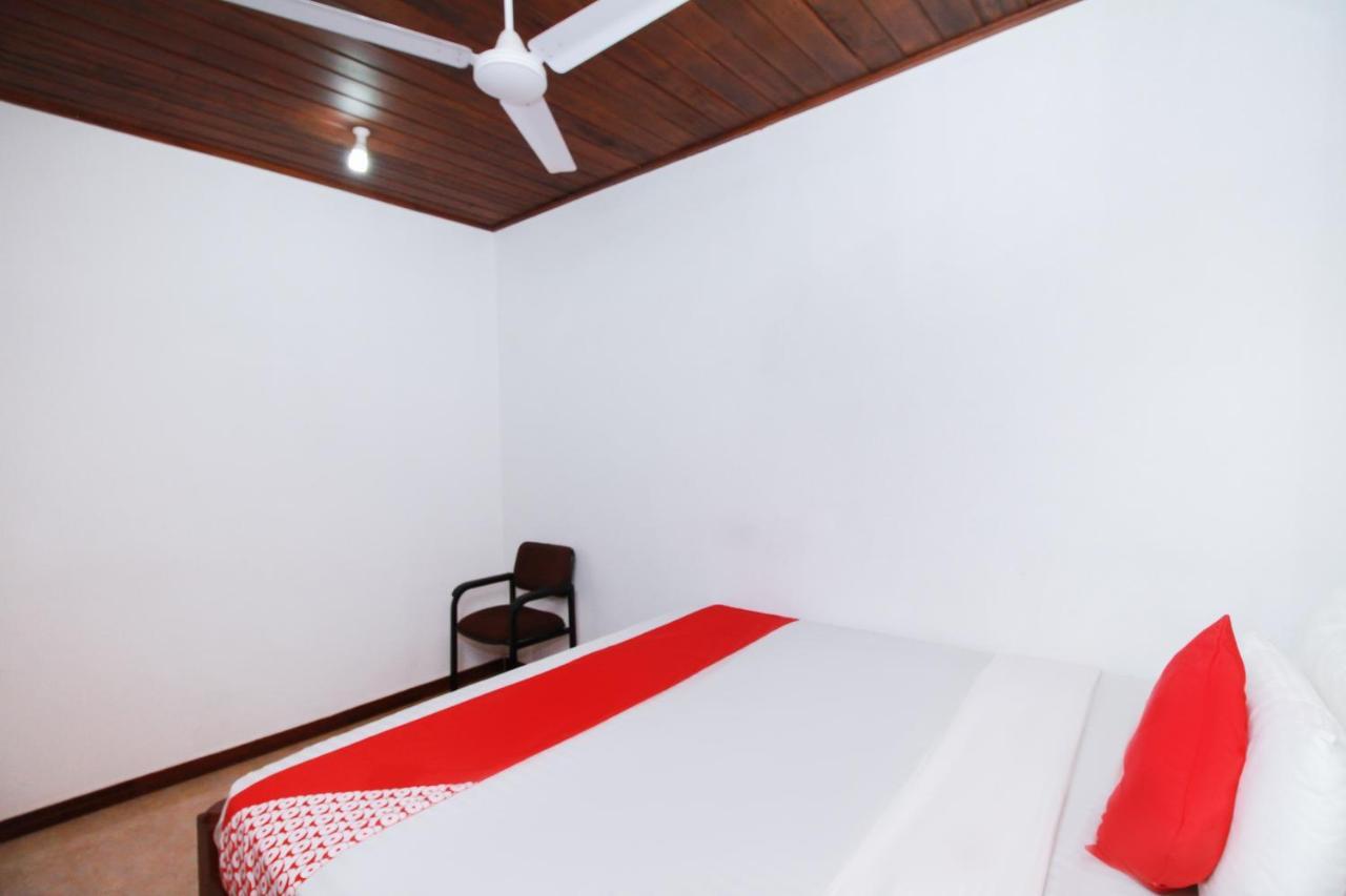 Hotel Aradhana Galle Exterior photo