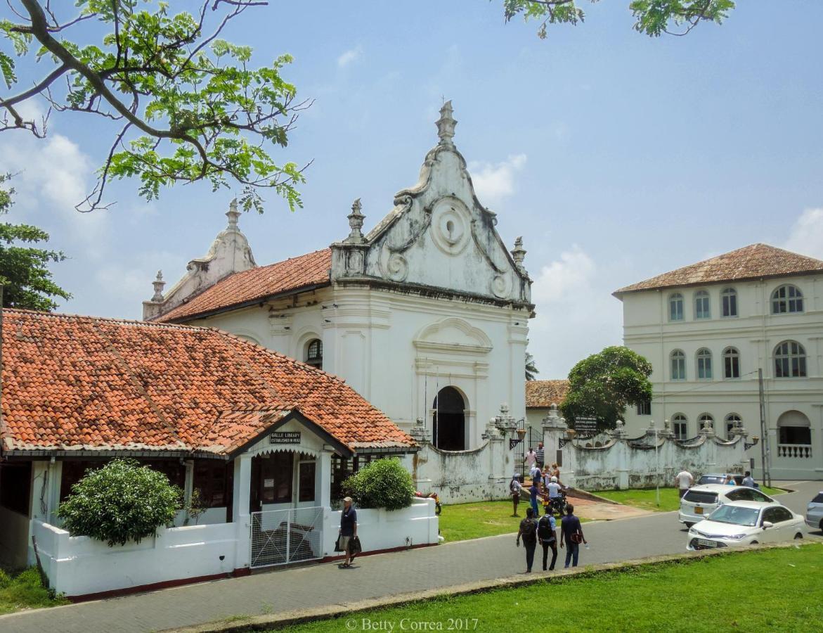 Hotel Aradhana Galle Exterior photo